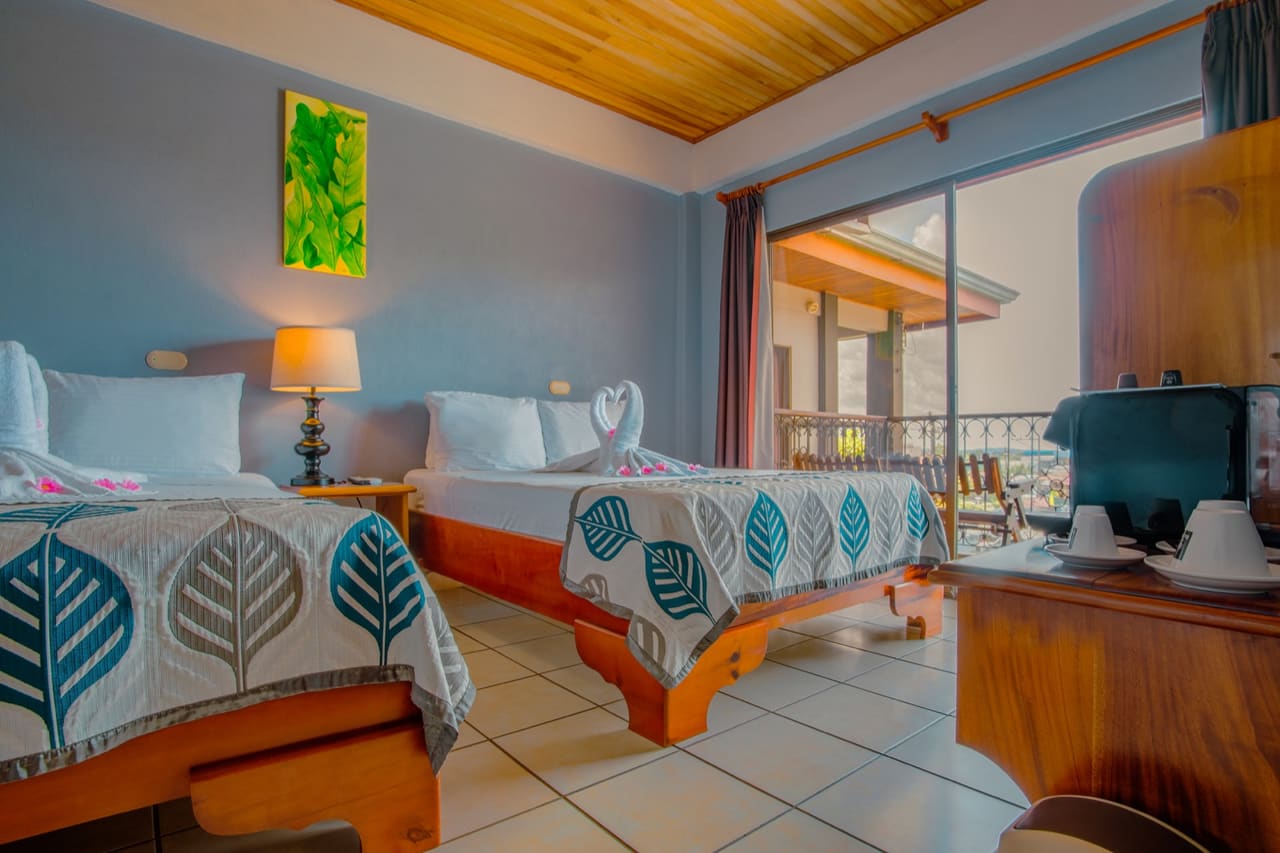 Interior suite Tropical Family